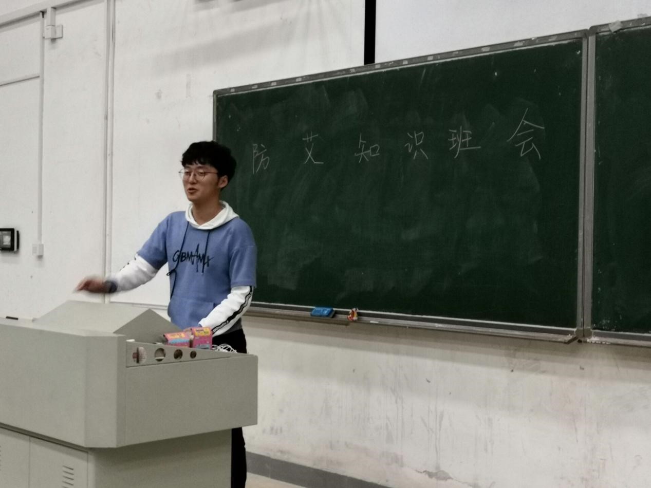 亚洲av